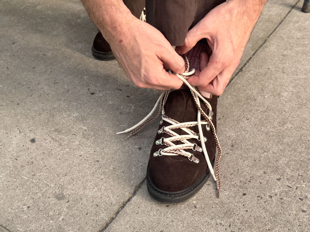 Relacing a shoe by hand